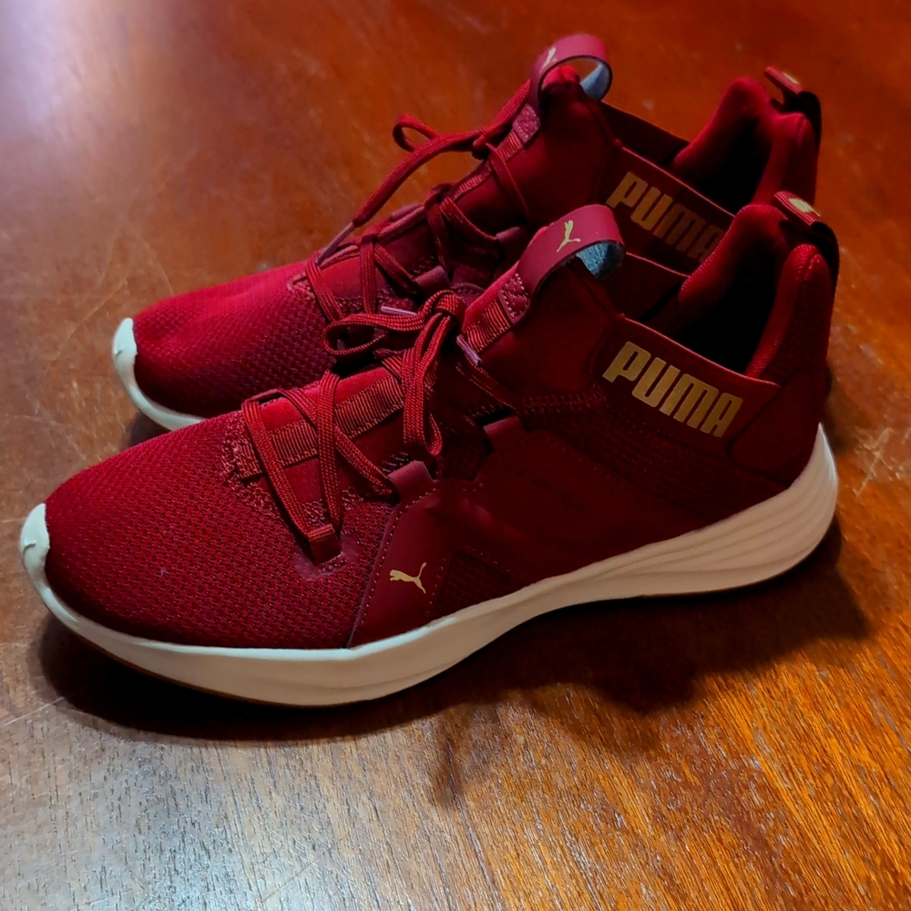 PUMA womens ankle high soft foams new never worn no box